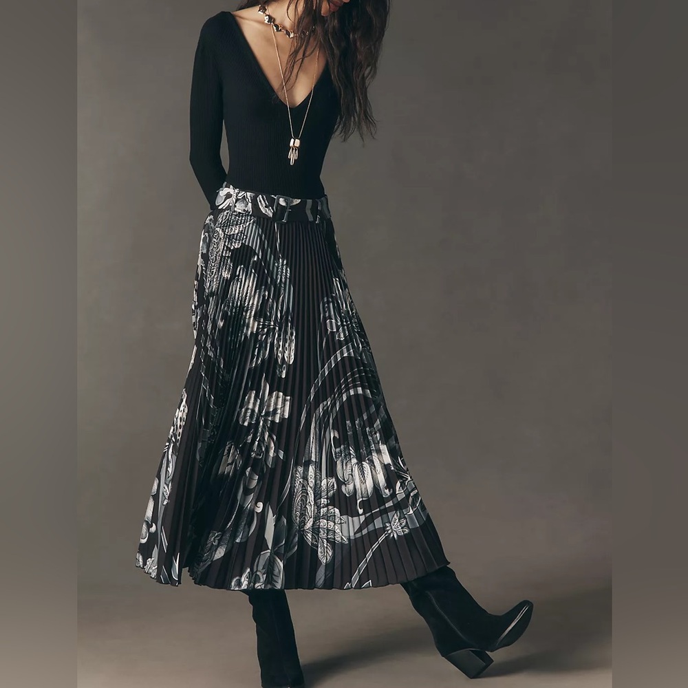 Ranna Gill Black Floral Pleated A-Line Maxi Skirt